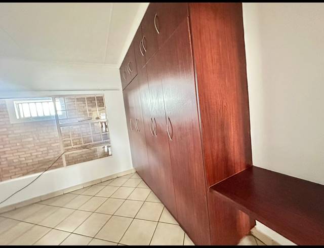 1,400M² BUSINESS CENTRE FOR SALE IN ANNADALE